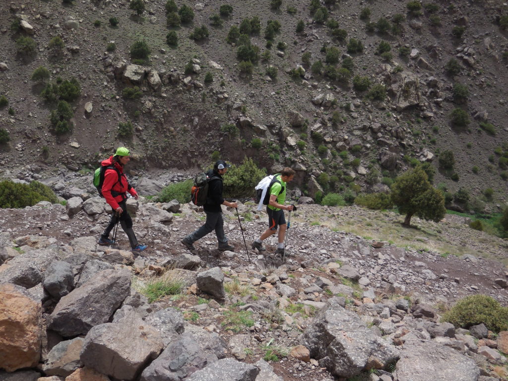 trekking Maroc 2014_au coeur de l'Atlas marocain_le président Philippe Dumonceau emmené par Yves Richard